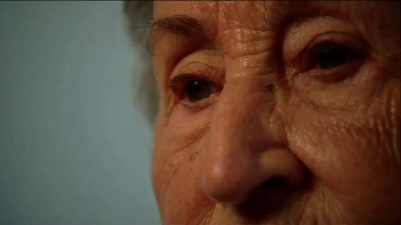 Standbild aus dem Film Gerdas Schweigen